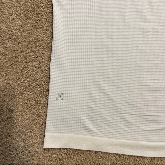 Men’s XXL Lululemon Polo Shirt - Picture 7 of 8